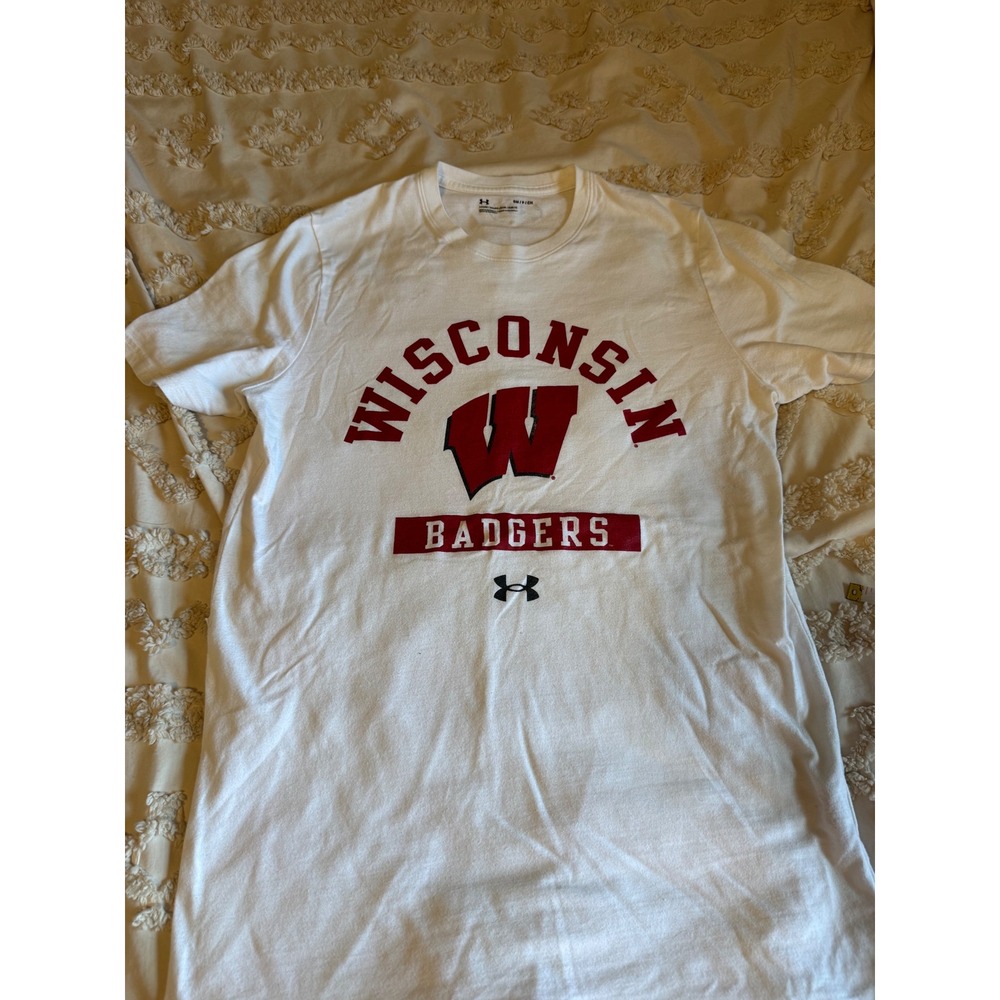 Under Armour Wisconsin Badgers T Shirt Mens Small White Loose Fit Graphic Tee